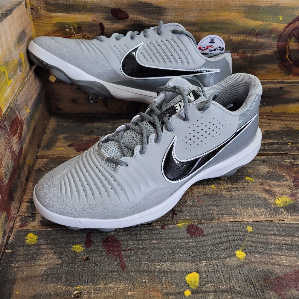 Men Nike athletic baseball shoes sz 14 new
